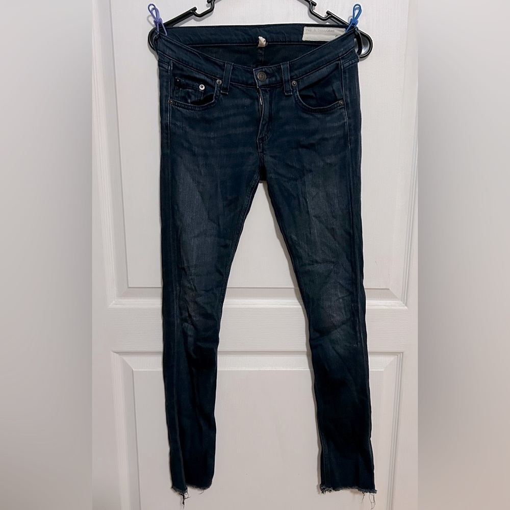 EUC RAG AND BONE SKINNY JEANS SIZE 24